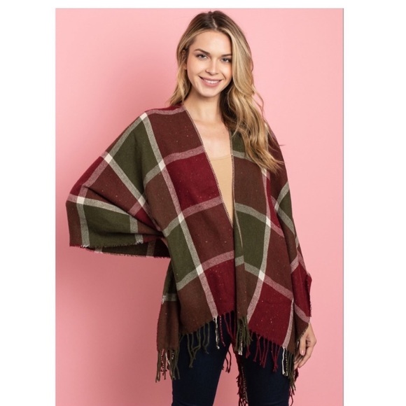 🍁Woman’s Checkered Poncho🍁 - Picture 4 of 4